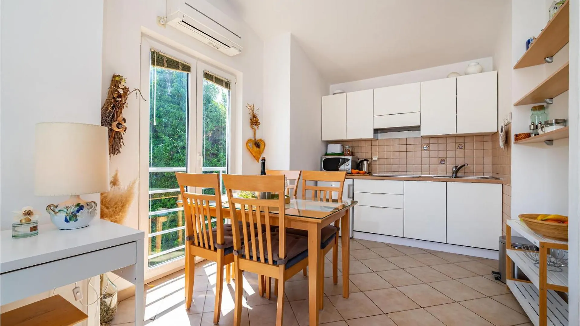 Pet Friendly Home In Bibinje With Kitchen Vakantiehuis